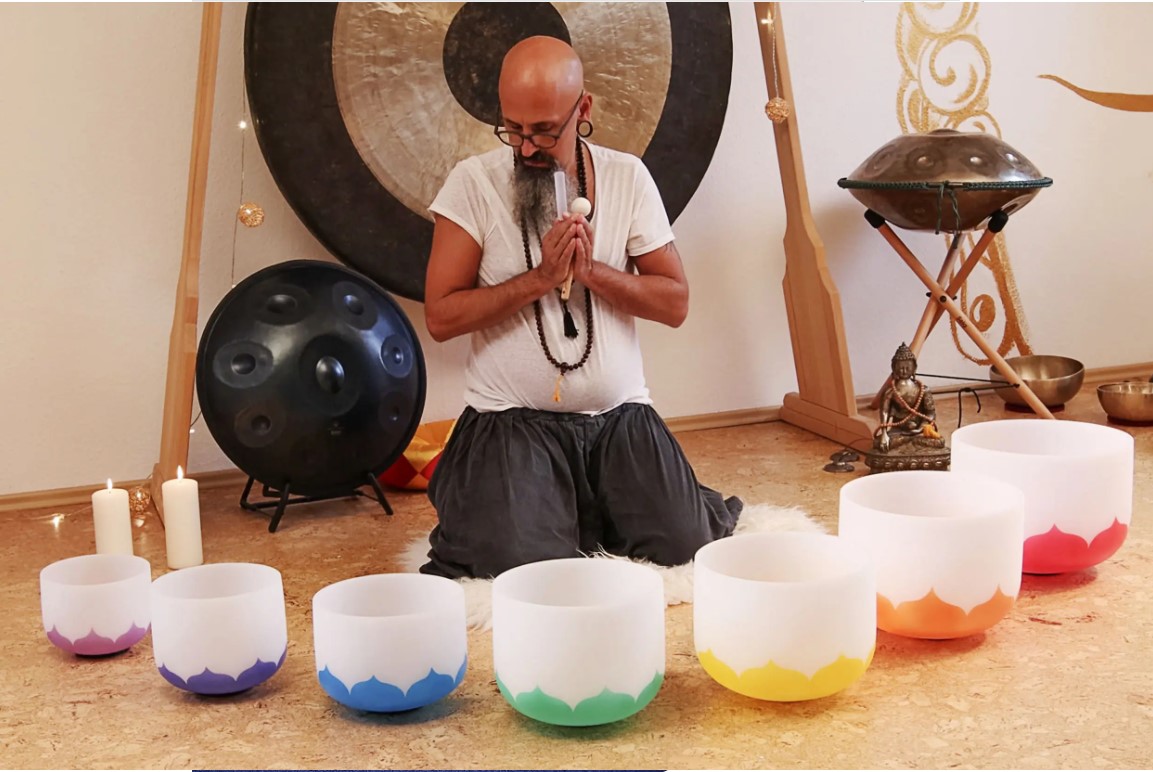 Sela 8-Piece Crystal Singing Bowl with 432 Hz Lotus Sound, B Note, Violet Finish SECLU8B - Image 3